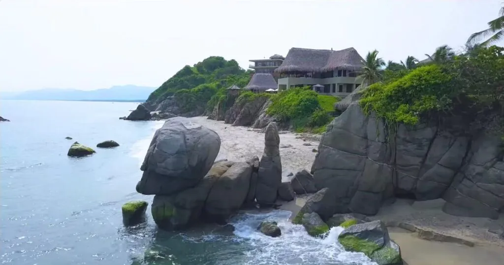 Senda Casa Tayrona los Naranjos vista desde el mar