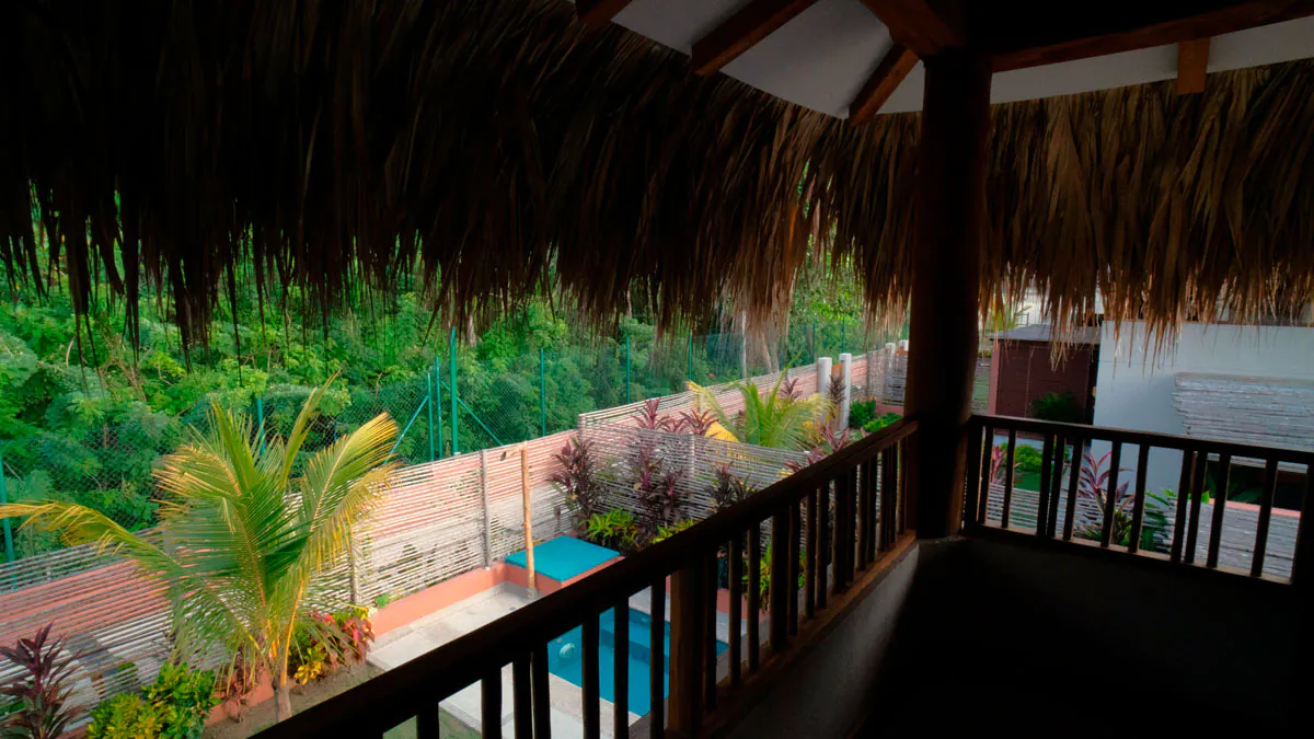balcon-superior-villa-2-habitaciones-con-pisicina