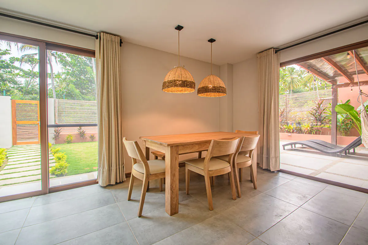 comedor-villa-2-habitaciones-con-pisicina