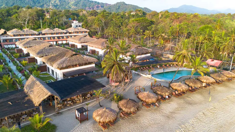 exterior frontal senda kokkos beach