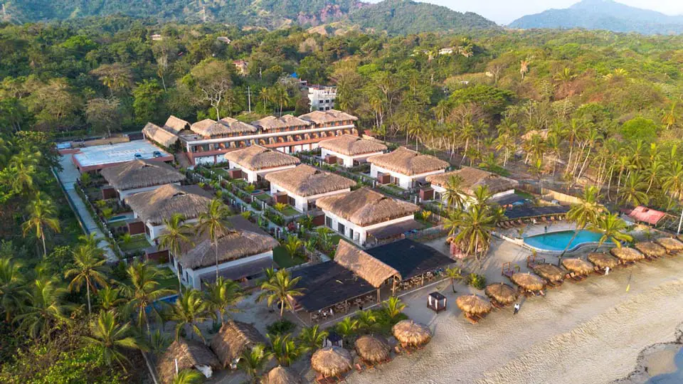 exterior lateral senda kokkos beach