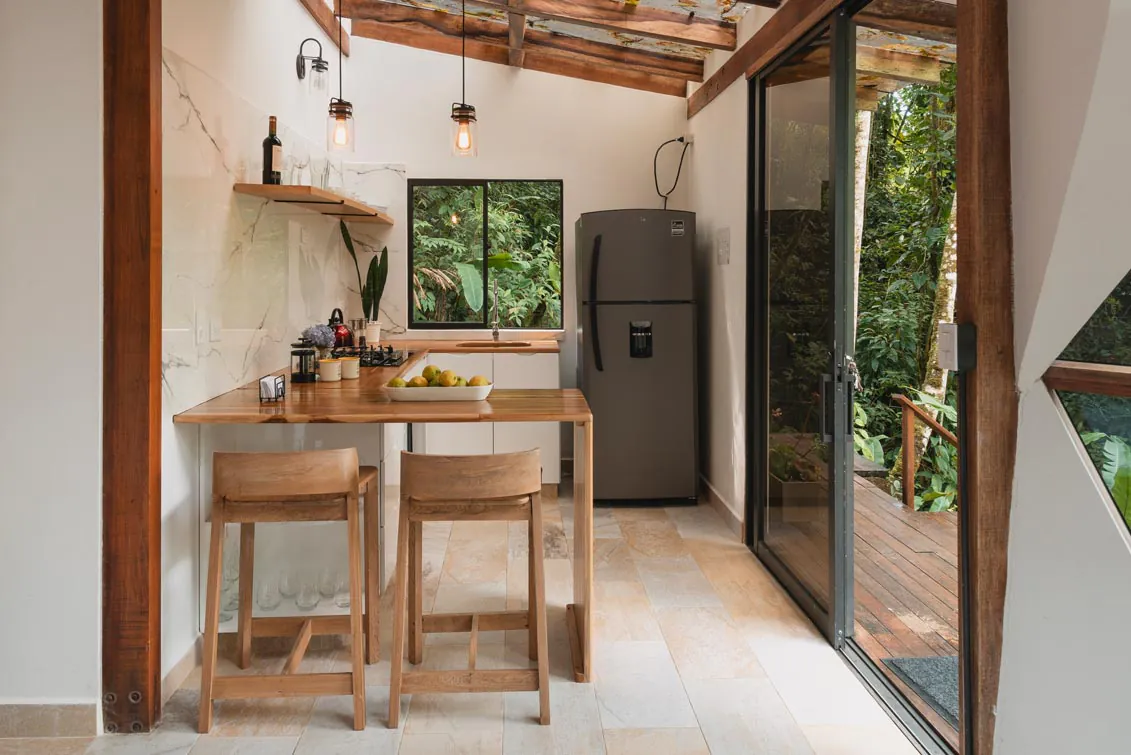 nido trongon enmascarado senda hotels minca cocina