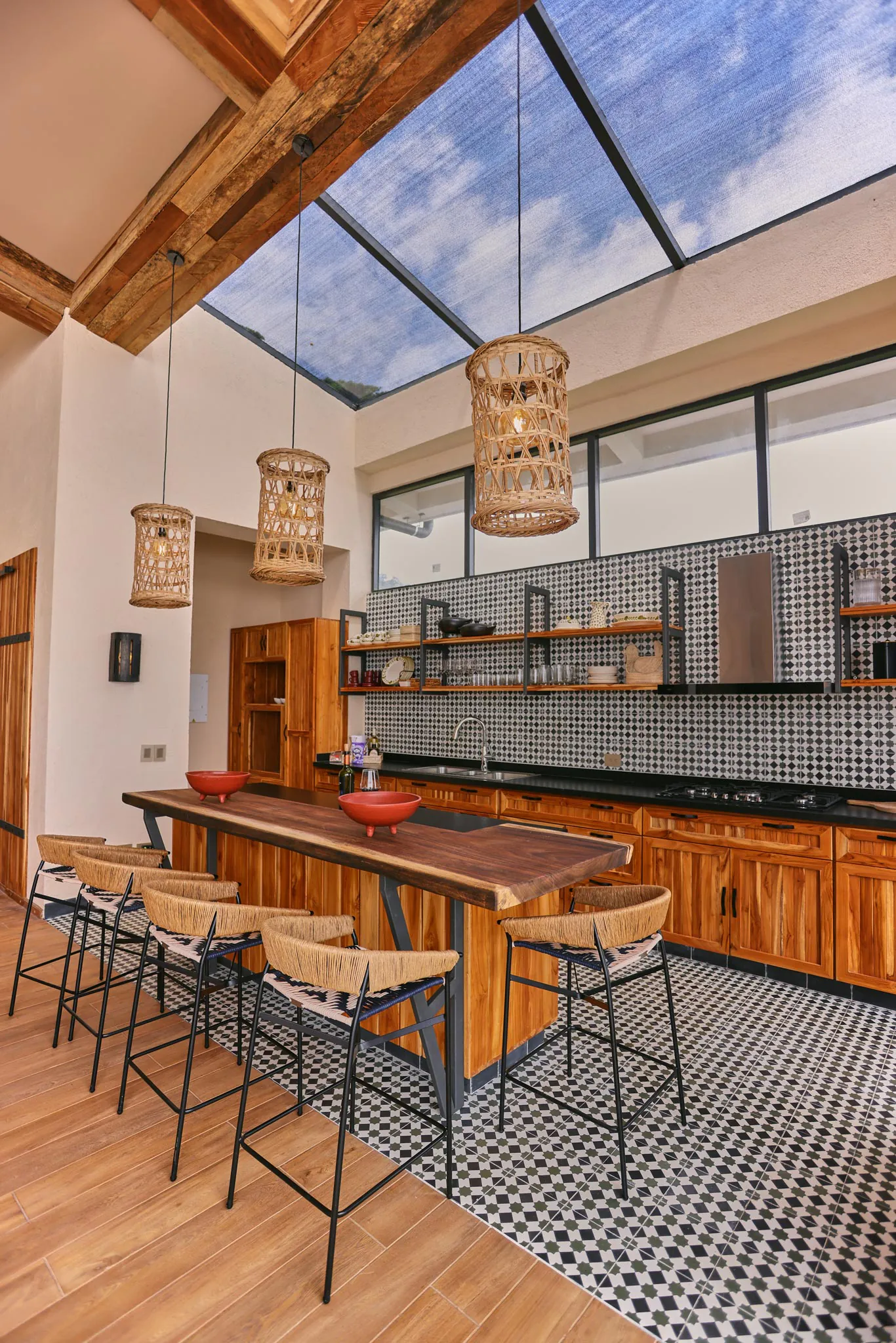 cocina con barra senda casa san pablo
