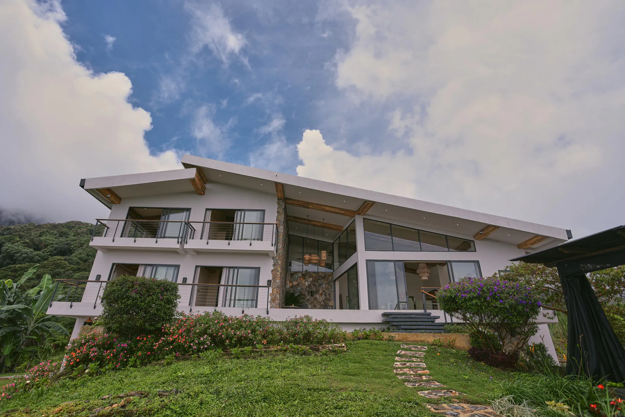 senda casa san pablo vista exterior al jardin